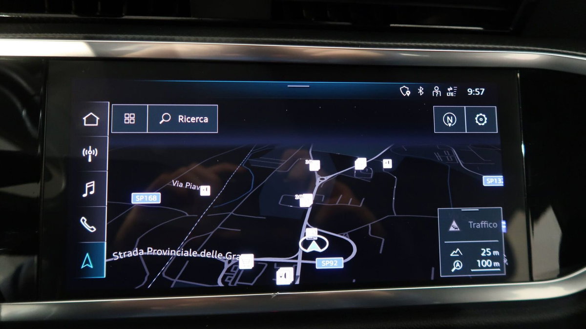 Audi Q3 35 TDI quattro S tronic Business (4)