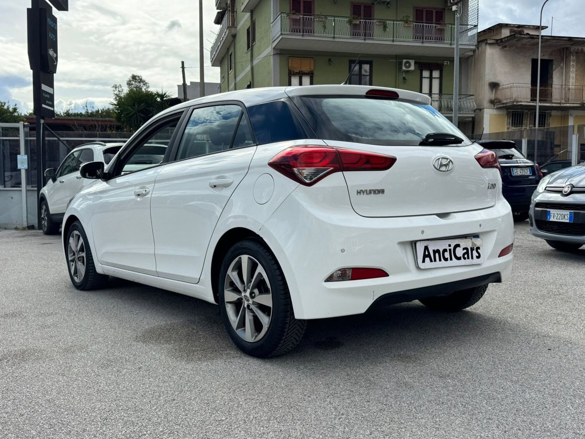 Hyundai i20 1.1 CRDi 12V 5 porte Style (14)