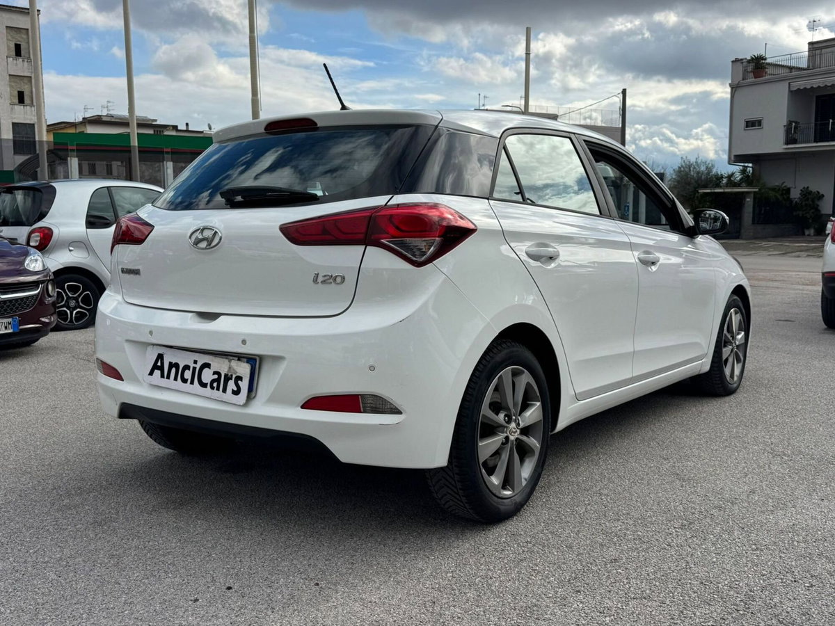 Hyundai i20 1.1 CRDi 12V 5 porte Style (16)