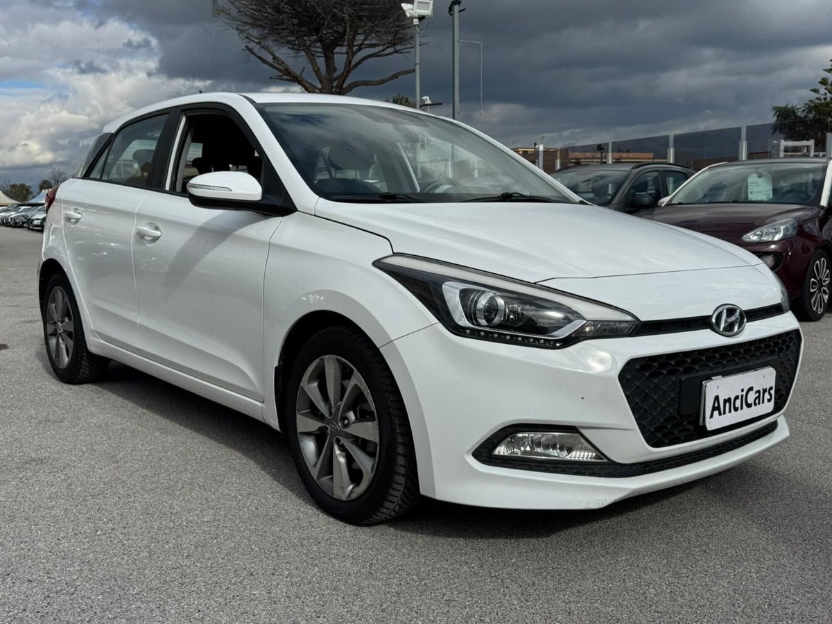 Hyundai i20 1.1 CRDi 12V 5 porte Style (2)