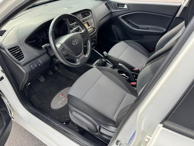 Hyundai i20 1.1 CRDi 12V 5 porte Style (5)