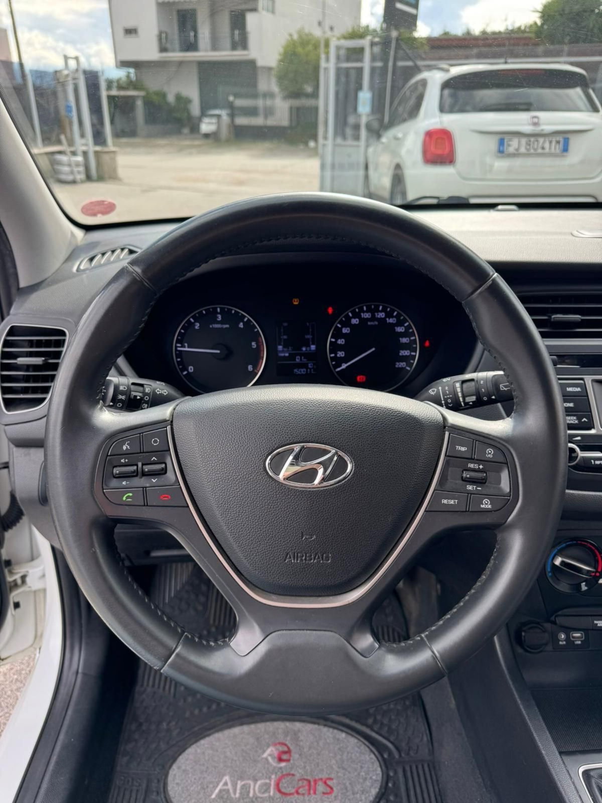 Hyundai i20 1.1 CRDi 12V 5 porte Style (7)