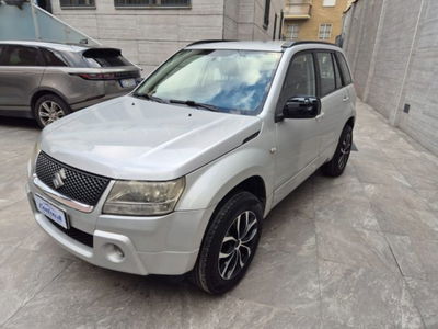 Suzuki Grand Vitara 2.0 16V 5 porte usata