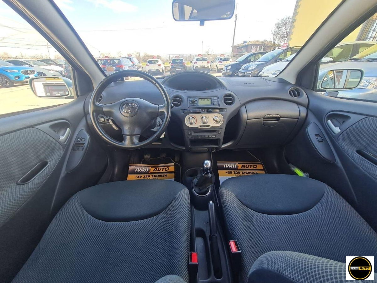 Toyota Yaris 16V cat 5 porte Luna (10)