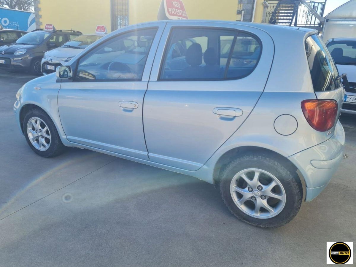 Toyota Yaris 16V cat 5 porte Luna (5)