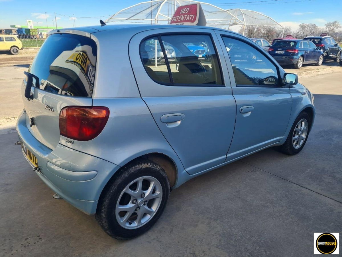 Toyota Yaris 16V cat 5 porte Luna (6)