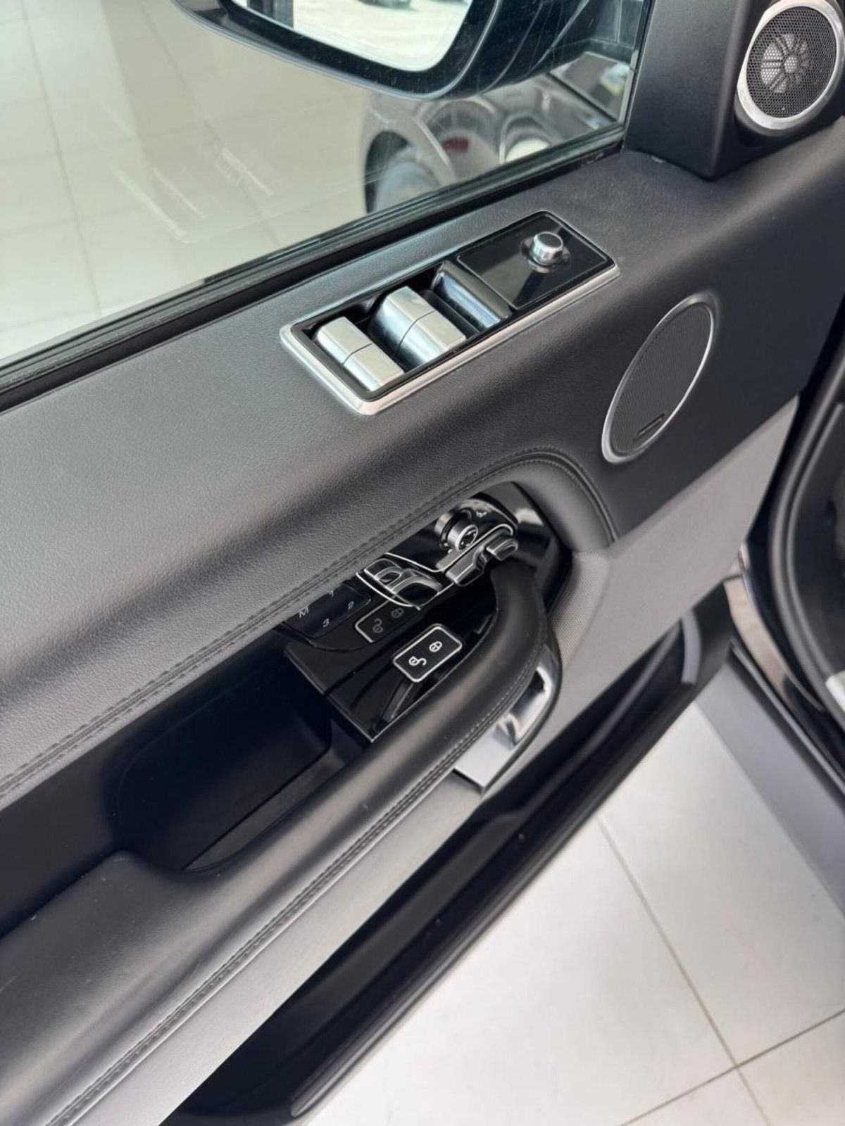 Land Rover Range Rover 3.0 SDV6 Autobiography (10)