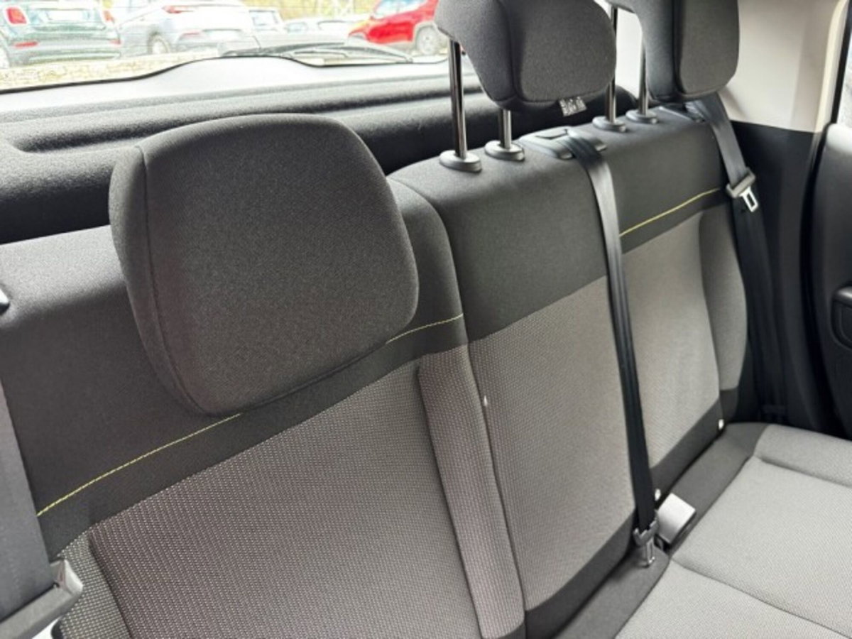 Citroen C3 BlueHDi 100 S&S Feel (16)