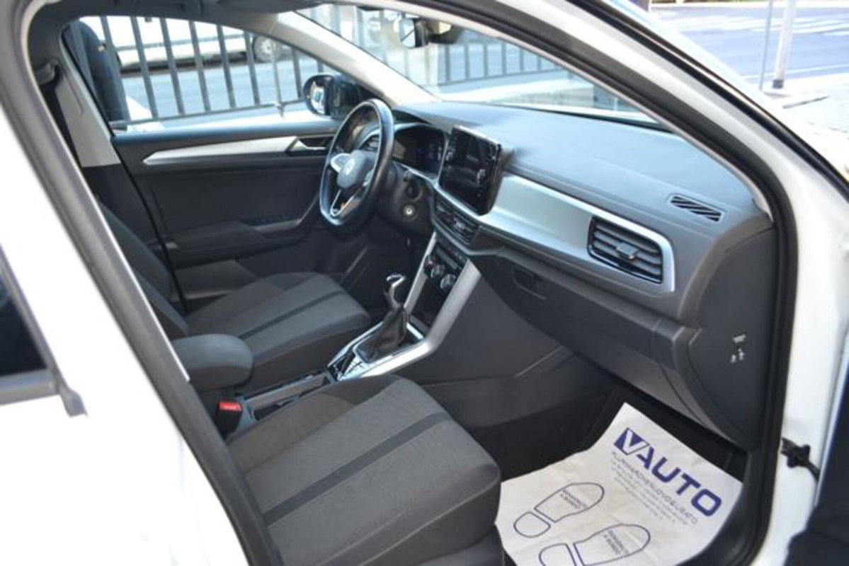 Volkswagen T-Roc 1.0 TSI Life (14)