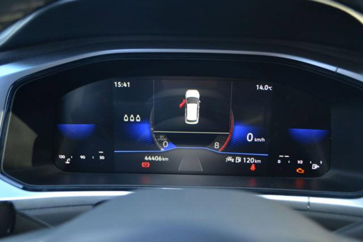 Volkswagen T-Roc 1.0 TSI Life (9)