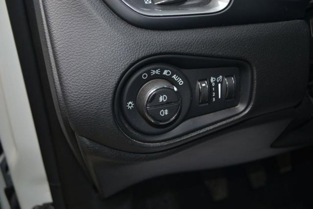 Jeep Renegade 1.6 Mjt 130 CV Limited (11)