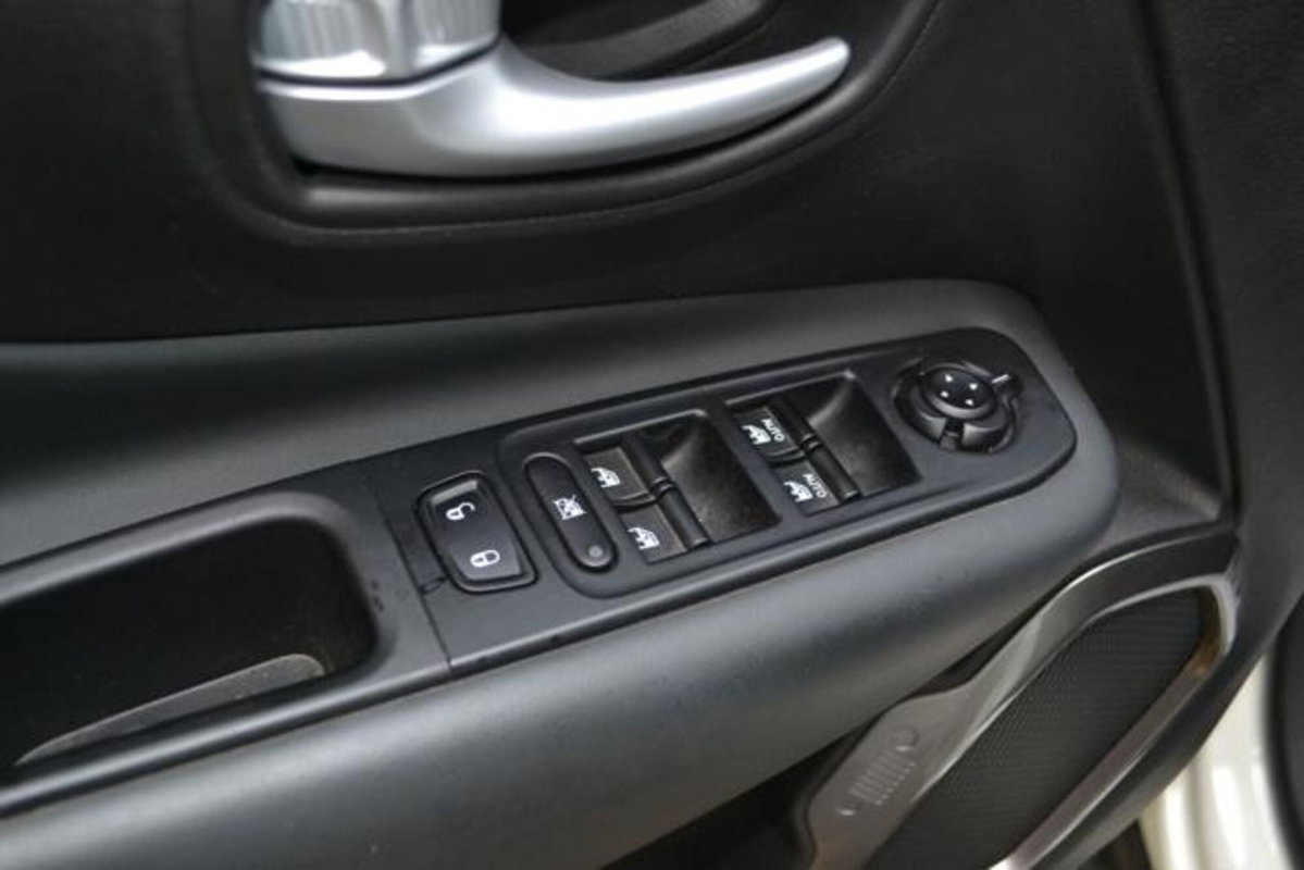 Jeep Renegade 1.6 Mjt 130 CV Limited (12)