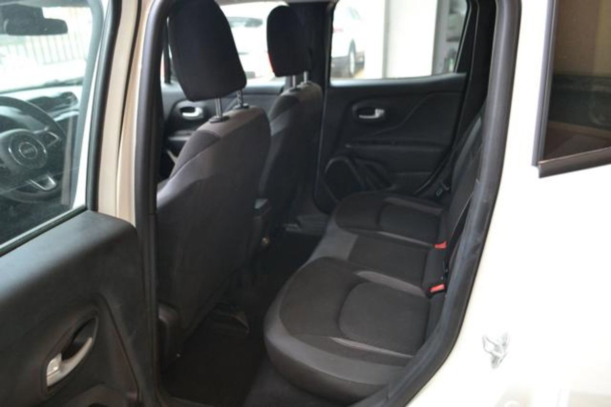Jeep Renegade 1.6 Mjt 130 CV Limited (9)