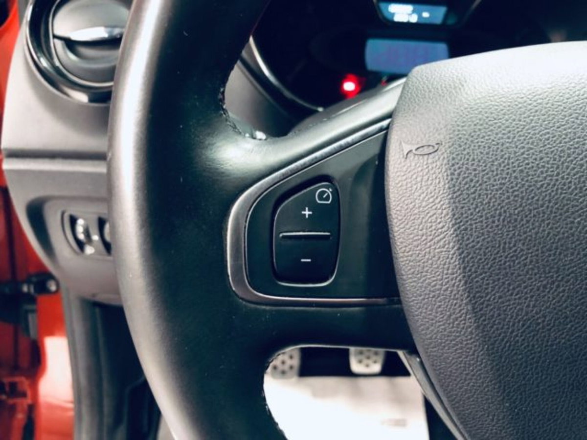 Renault Captur 1.5 dCi 8V 90 CV Start&Stop Intens (19)