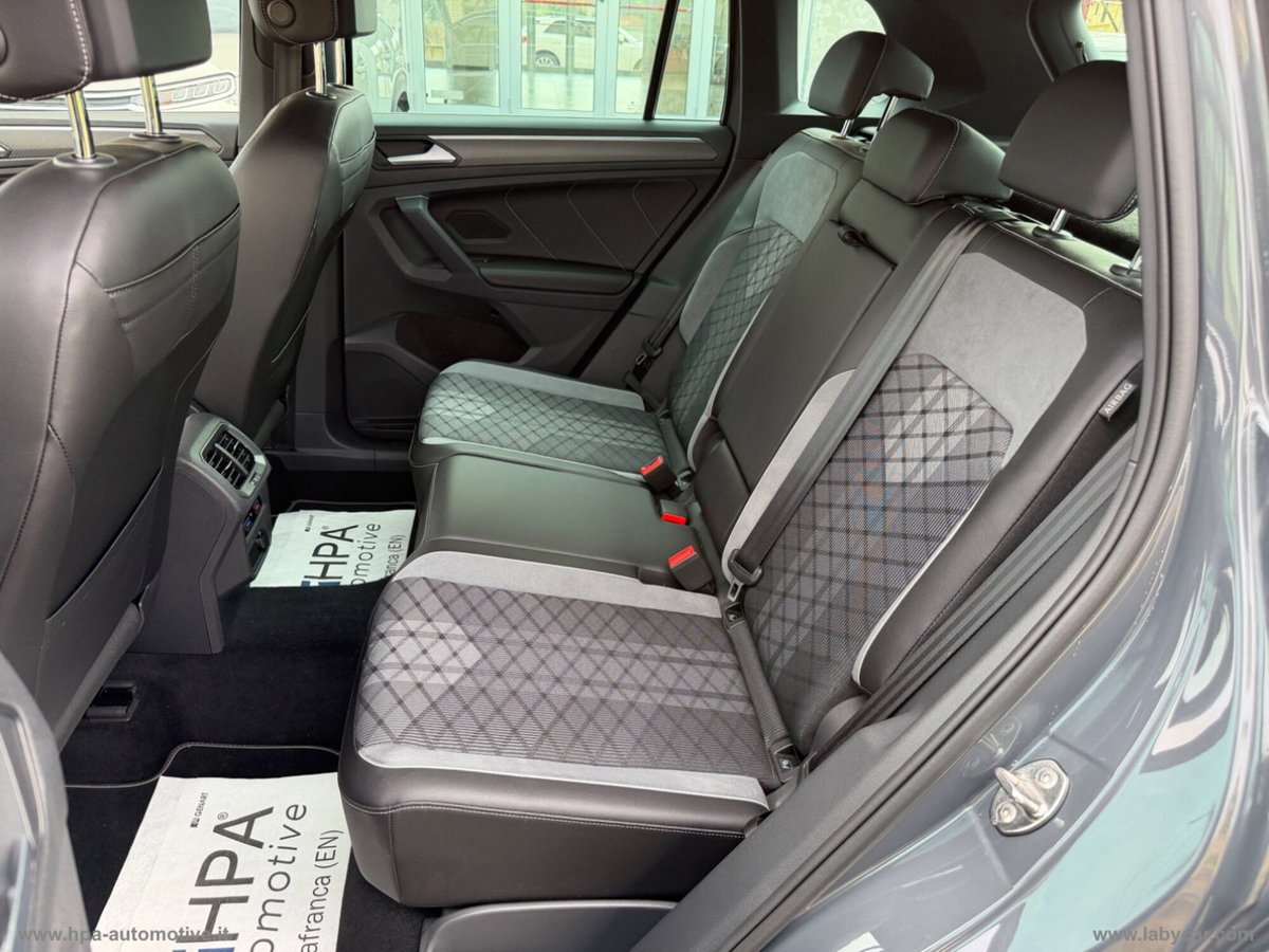 Volkswagen Tiguan 2.0 tdi R-Line 150cv dsg (11)