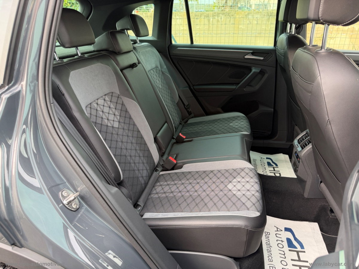 Volkswagen Tiguan 2.0 tdi R-Line 150cv dsg (13)