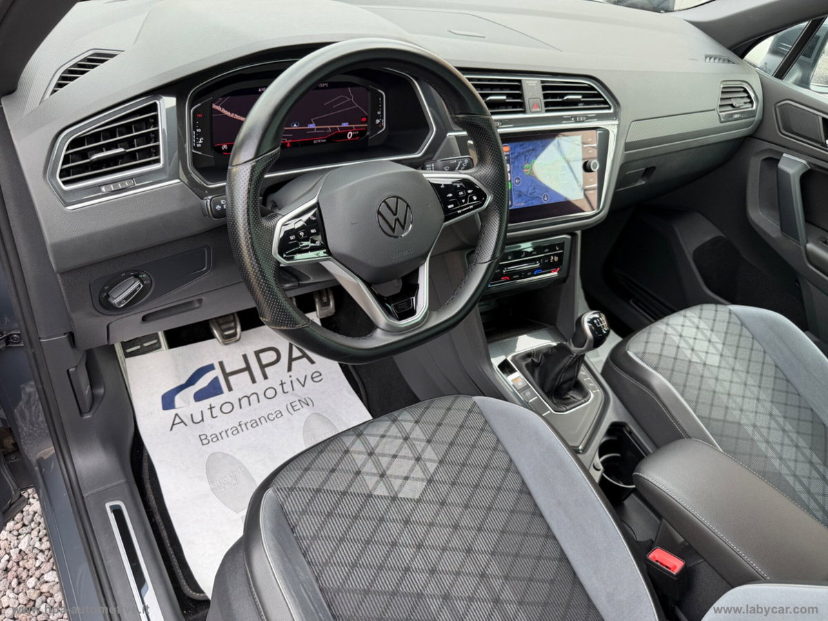 Volkswagen Tiguan 2.0 tdi R-Line 150cv dsg (15)