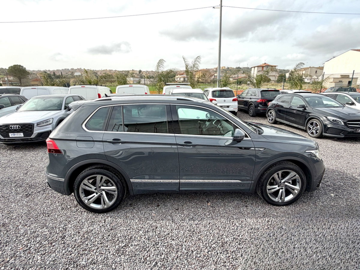 Volkswagen Tiguan 2.0 tdi R-Line 150cv dsg (7)