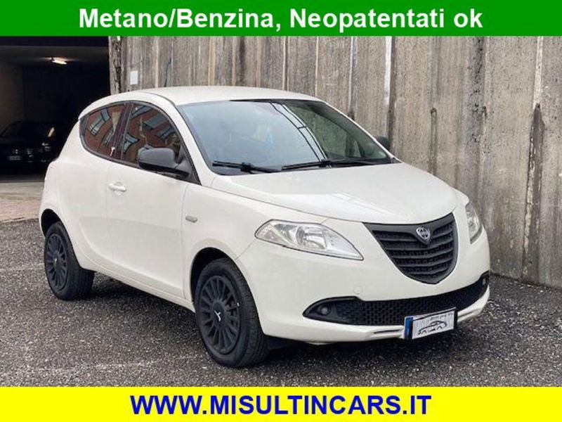 Lancia Ypsilon 0.9 TwinAir 85 CV 5 porte Metano Ecochic Silver
