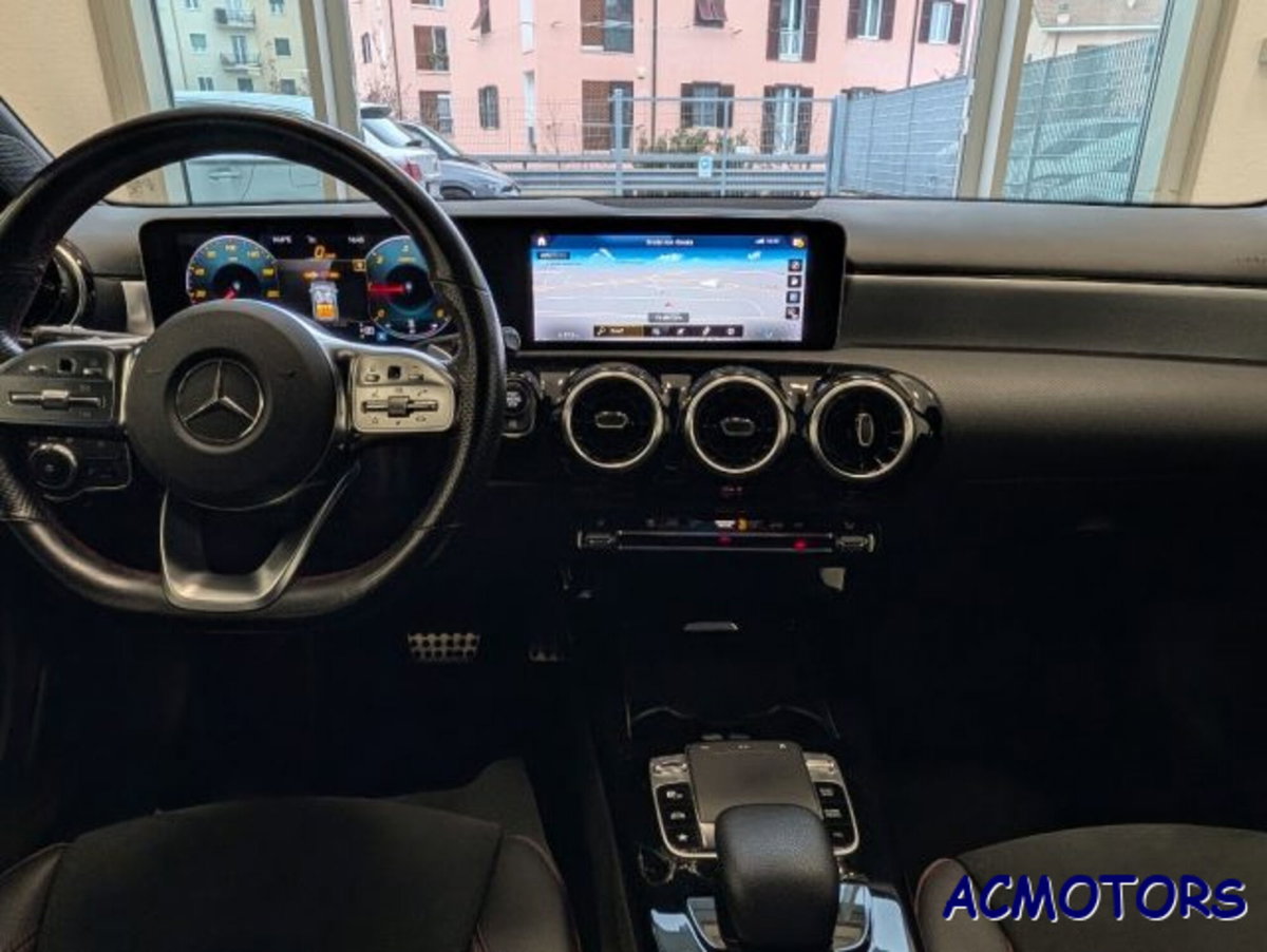 Mercedes-Benz Classe A Sedan 180 d Automatic 4p. Premium (10)
