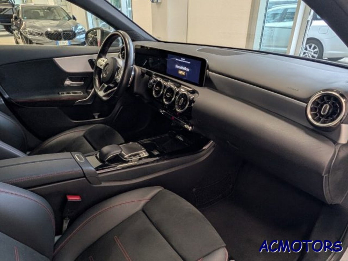 Mercedes-Benz Classe A Sedan 180 d Automatic 4p. Premium (15)