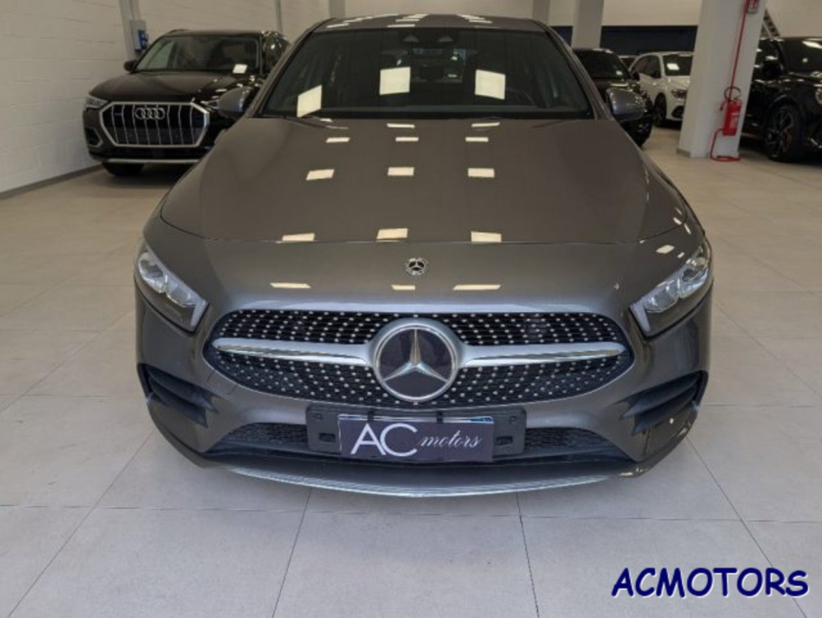 Mercedes-Benz Classe A Sedan 180 d Automatic 4p. Premium (3)
