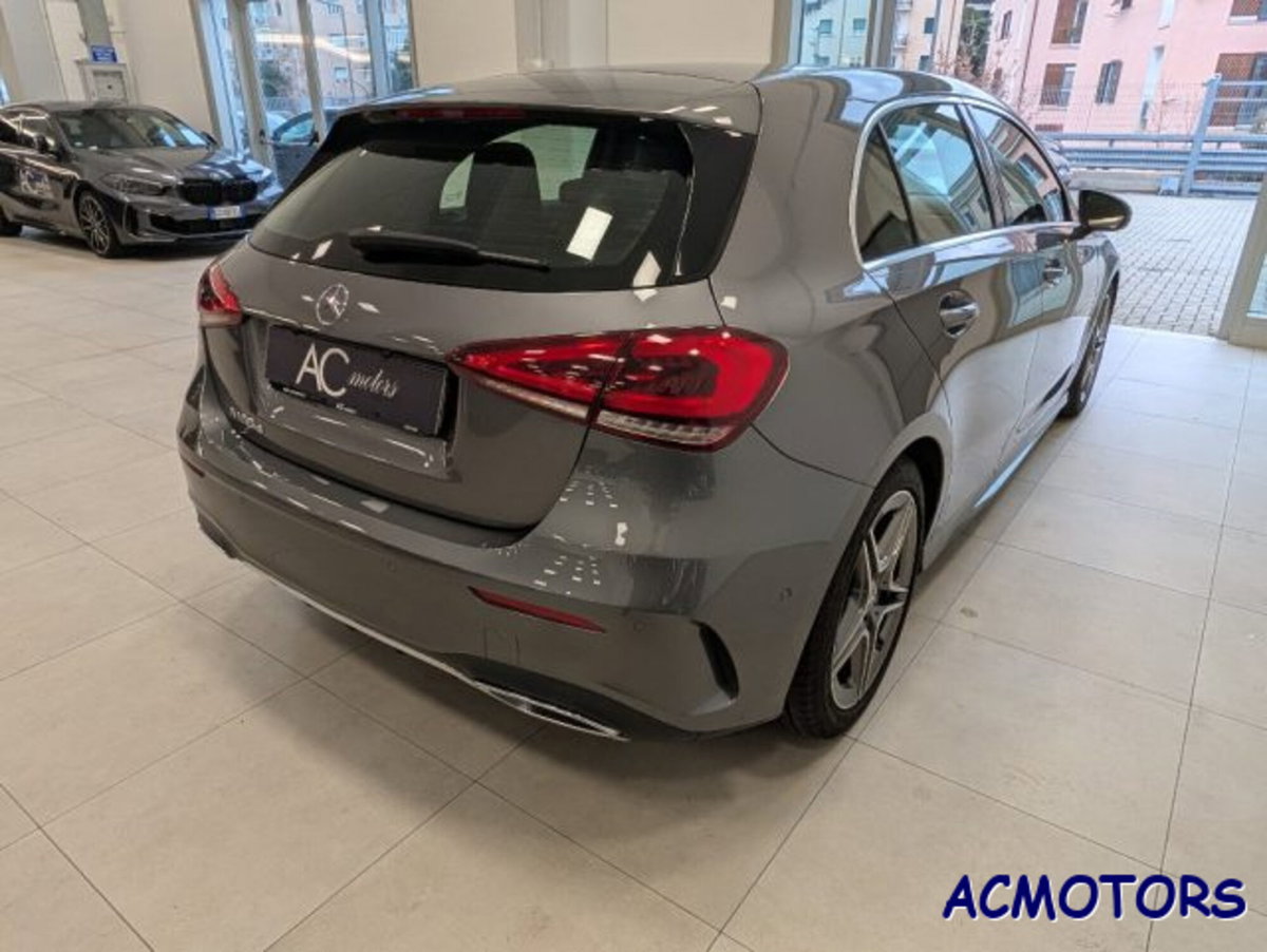 Mercedes-Benz Classe A Sedan 180 d Automatic 4p. Premium (6)