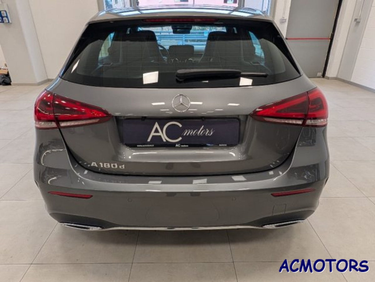 Mercedes-Benz Classe A Sedan 180 d Automatic 4p. Premium (7)
