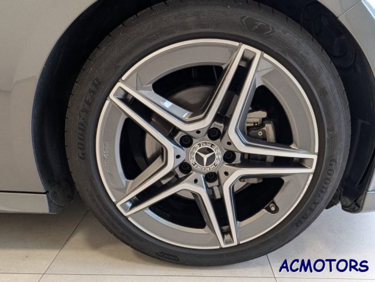 Mercedes-Benz Classe A Sedan 180 d Automatic 4p. Premium (8)