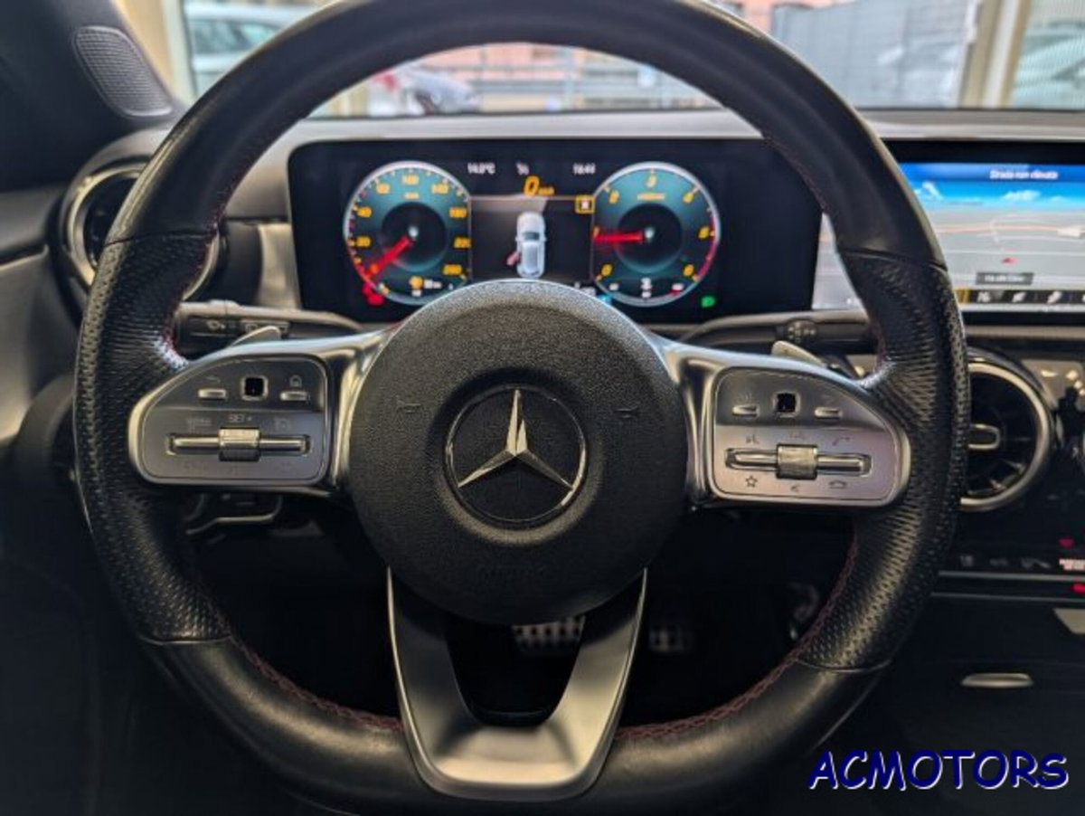 Mercedes-Benz Classe A Sedan 180 d Automatic 4p. Premium (9)