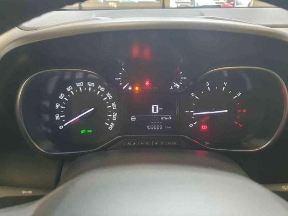Citroen C3 Aircross BlueHDi 100 S&S Shine (12)
