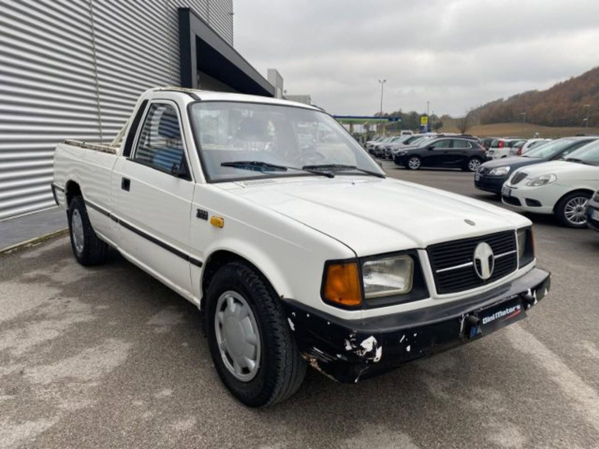 Tata Pick Up Pick-up 2.0 TD 4x2 PC (3)