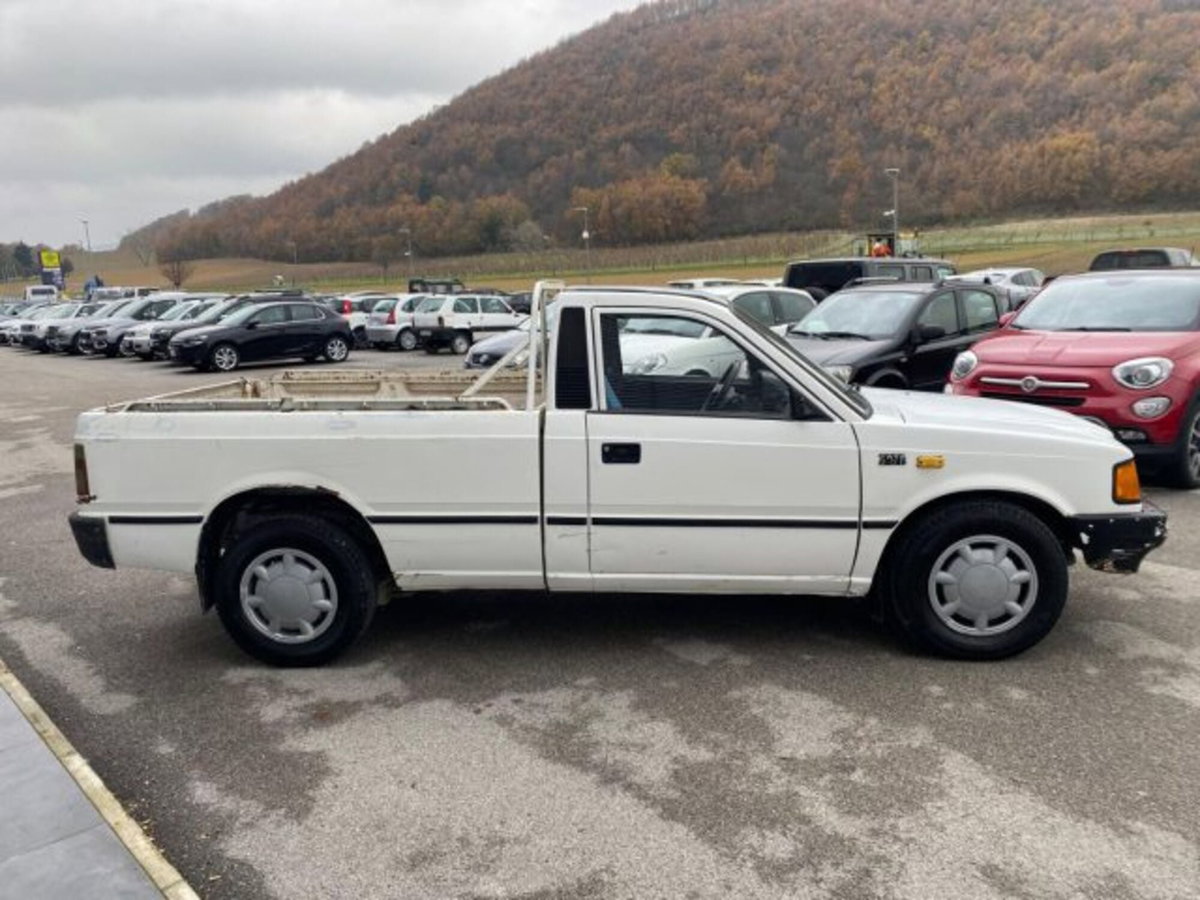 Tata Pick Up Pick-up 2.0 TD 4x2 PC (4)