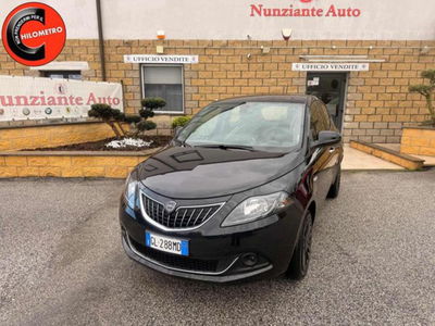 Lancia Ypsilon 1.0 FireFly 5 porte S&S Hybrid Ecochic Silver usata