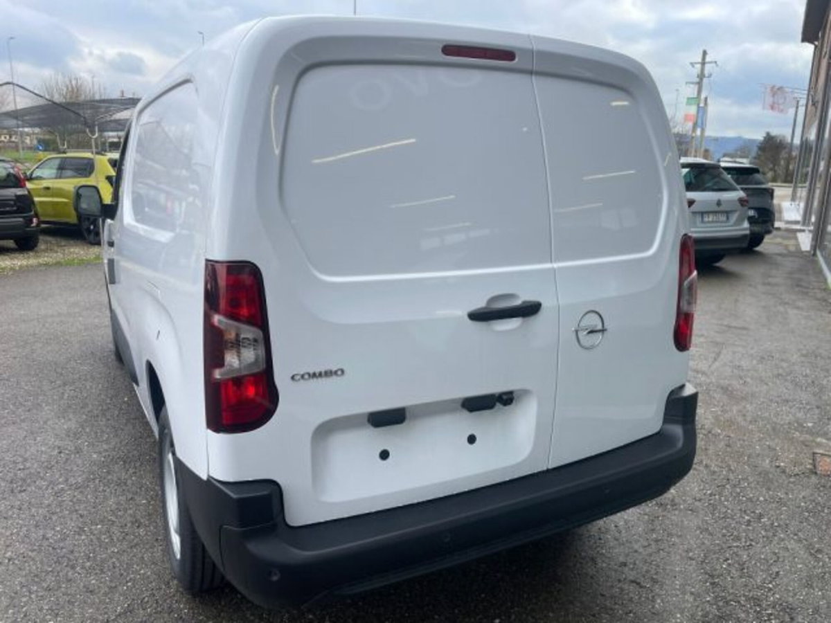 Opel Combo Furgone Cargo XL 1.5 Diesel 130CV PL 950kg Edition (6)