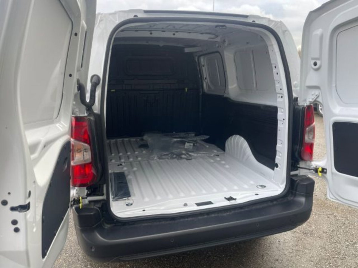 Opel Combo Furgone Cargo XL 1.5 Diesel 130CV PL 950kg Edition (7)