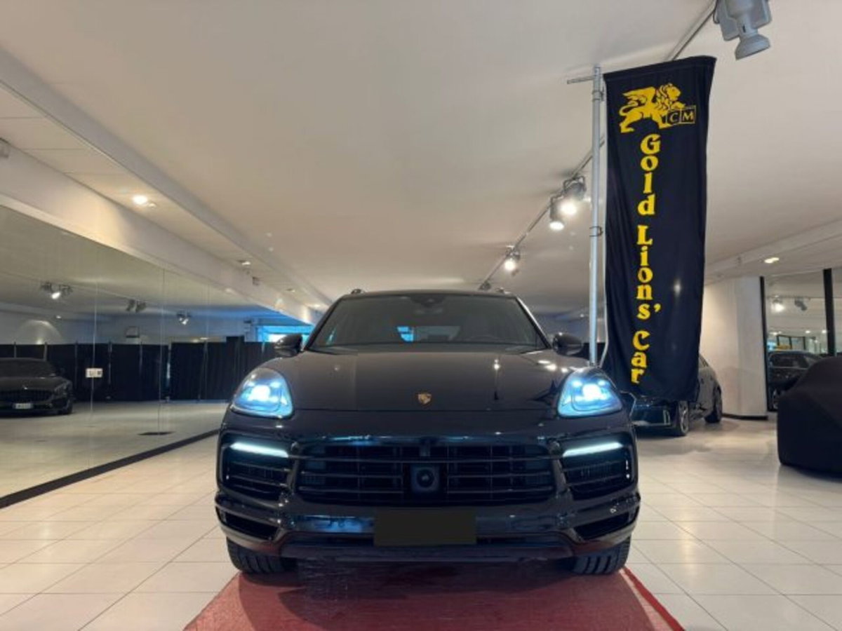 Porsche Cayenne Coupé 3.0 V6 (2)