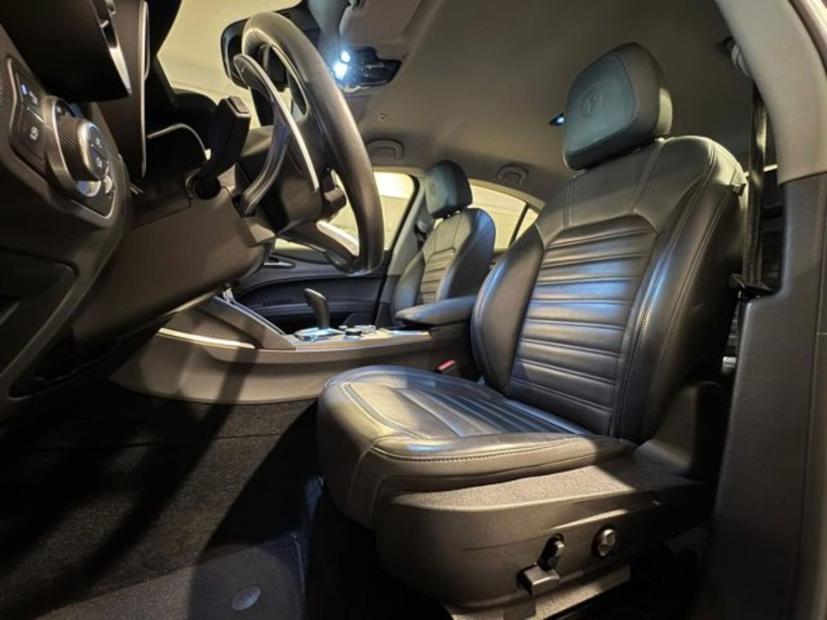 Alfa Romeo Stelvio 2.2 t Veloce Q4 210cv auto (12)