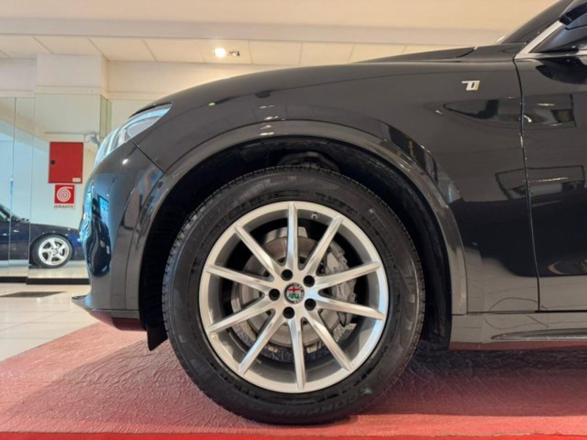Alfa Romeo Stelvio 2.2 t Veloce Q4 210cv auto (4)