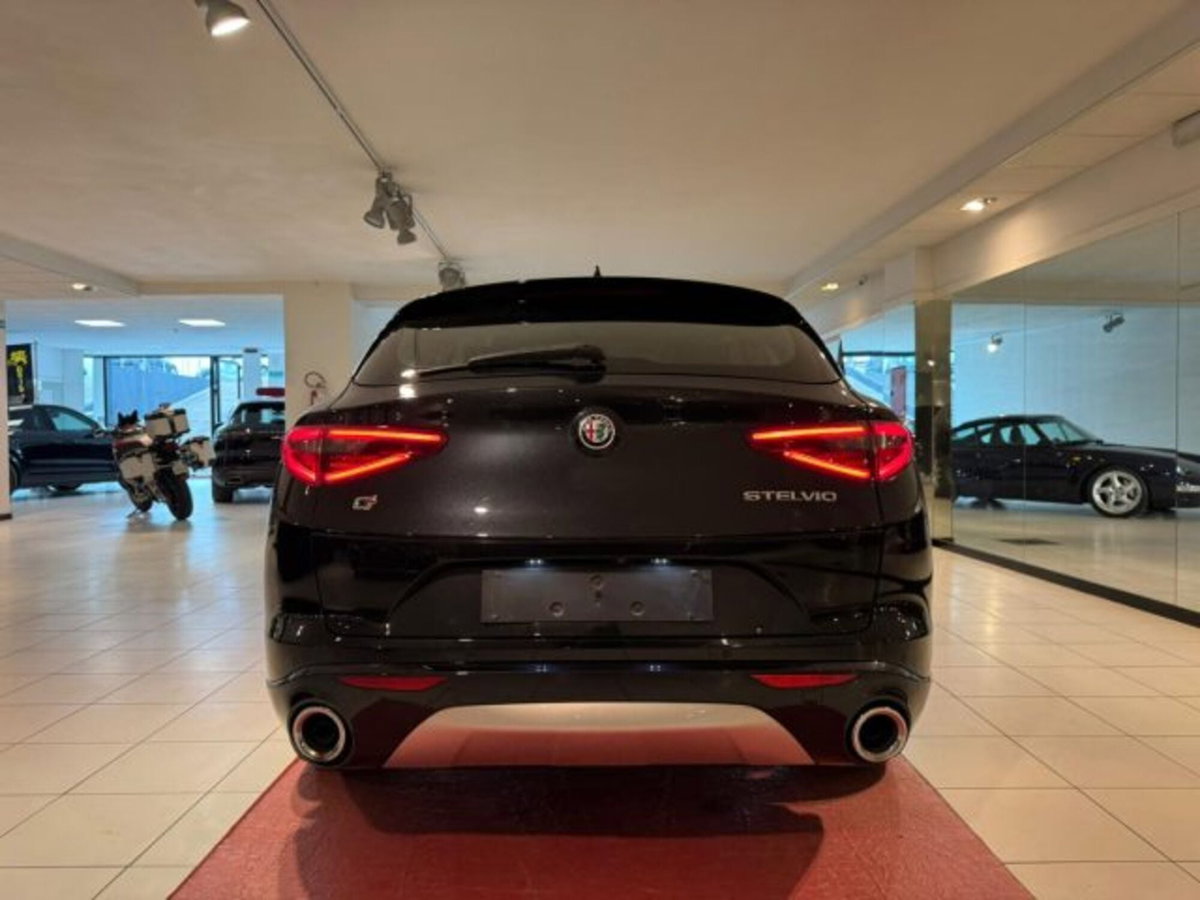 Alfa Romeo Stelvio 2.2 t Veloce Q4 210cv auto (6)
