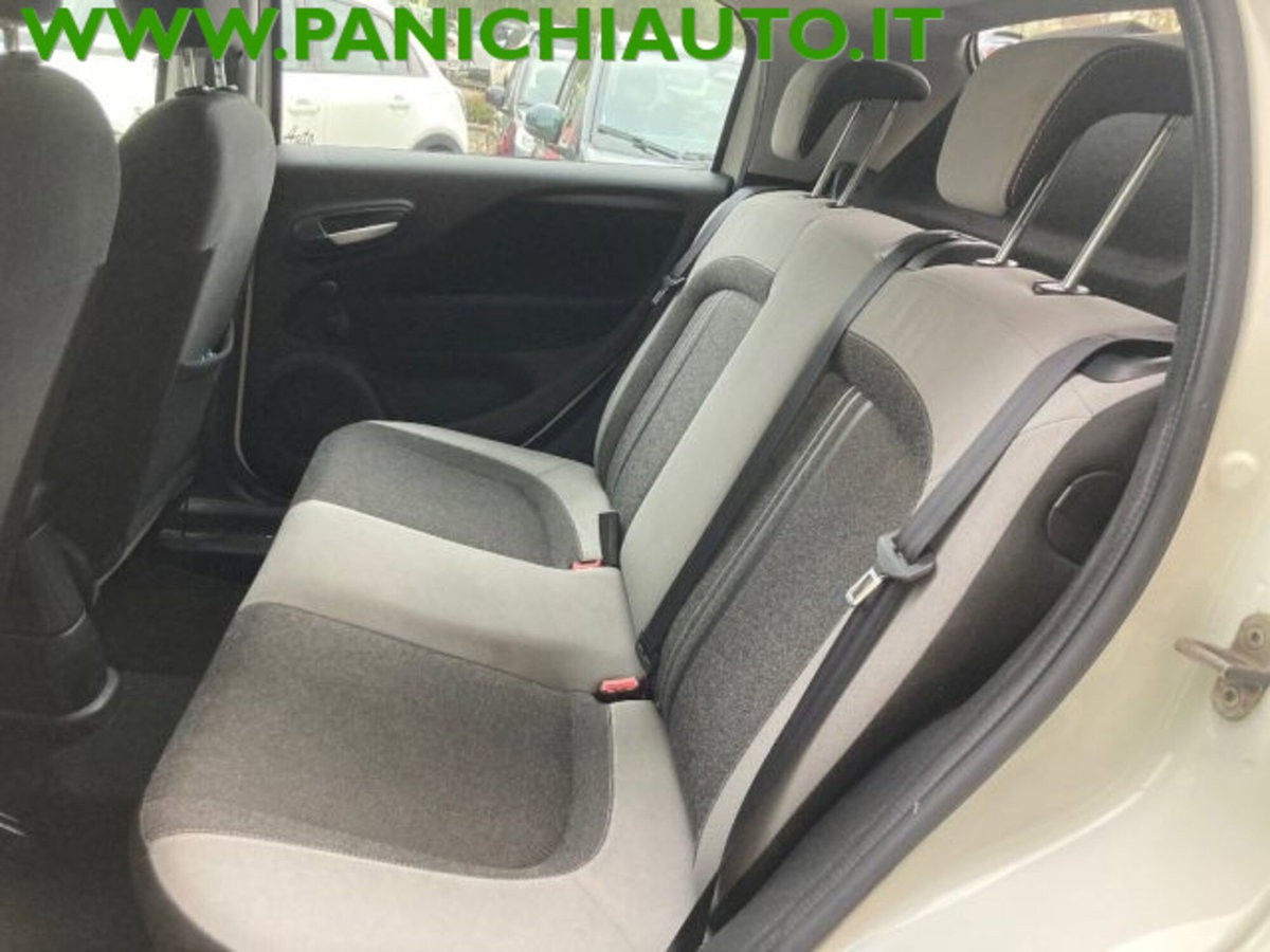 Fiat Punto 1.3 MJT II 75 CV 5 porte Easy (10)