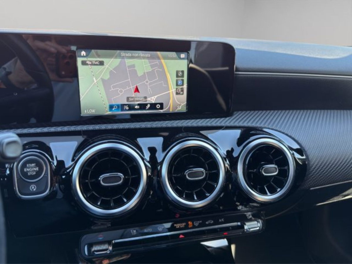Mercedes-Benz Classe A Sedan 180 d Automatic 4p. Business (13)