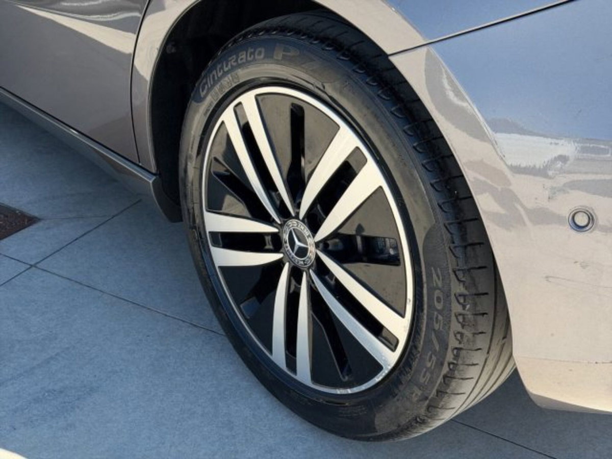 Mercedes-Benz Classe A Sedan 180 d Automatic 4p. Business (16)