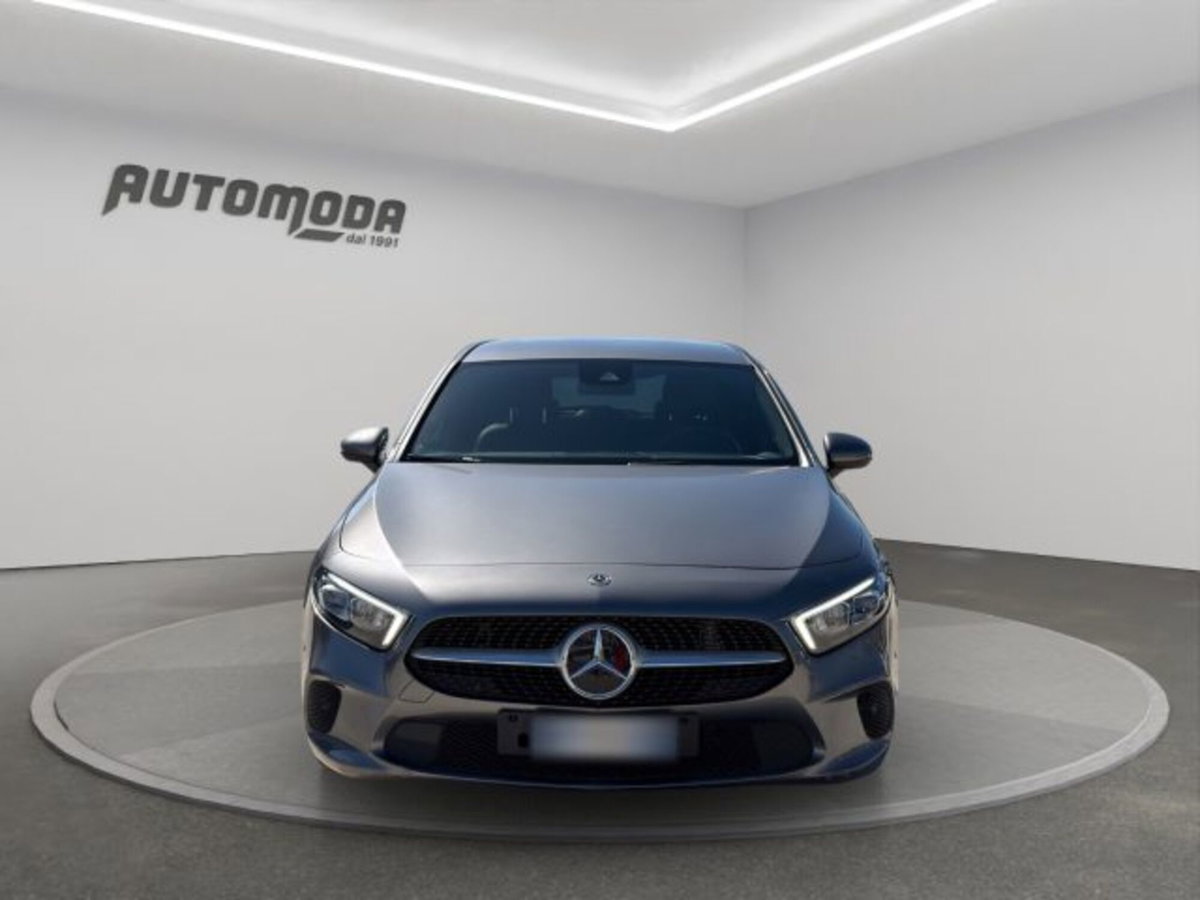 Mercedes-Benz Classe A Sedan 180 d Automatic 4p. Business (2)