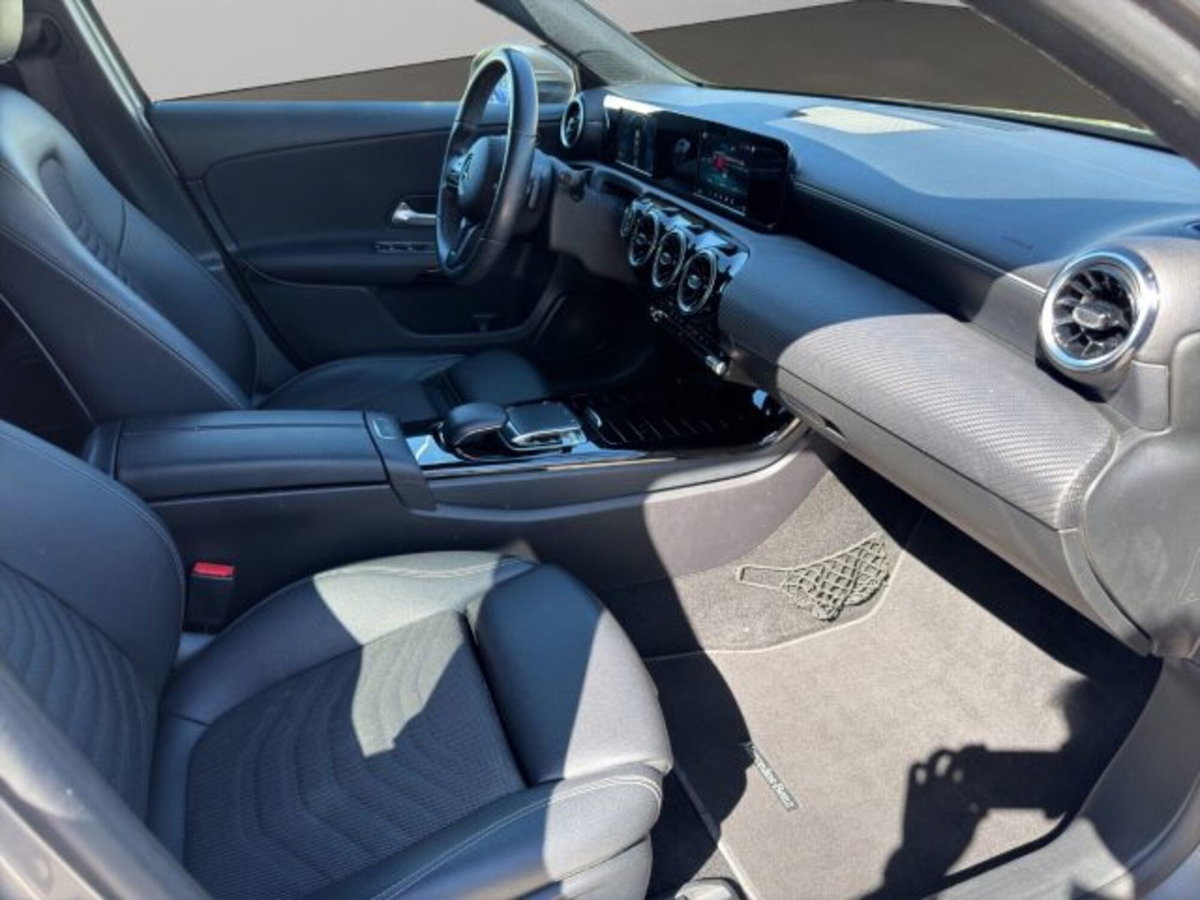 Mercedes-Benz Classe A Sedan 180 d Automatic 4p. Business (9)