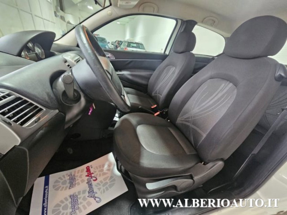 Lancia Ypsilon 1.3 MJT 75 CV Platinum (13)