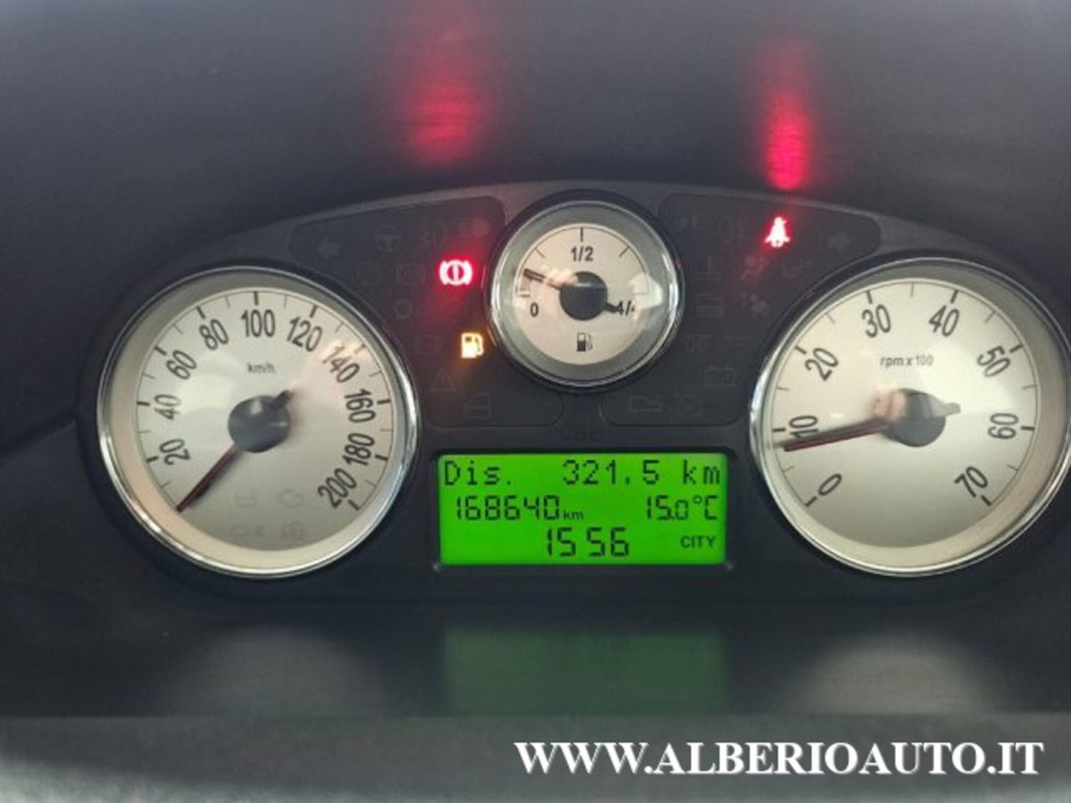 Lancia Ypsilon 1.3 MJT 75 CV Platinum (14)