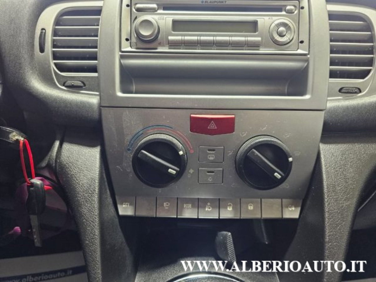 Lancia Ypsilon 1.3 MJT 75 CV Platinum (15)