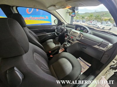 Lancia Ypsilon 1.3 MJT 75 CV Platinum (6)