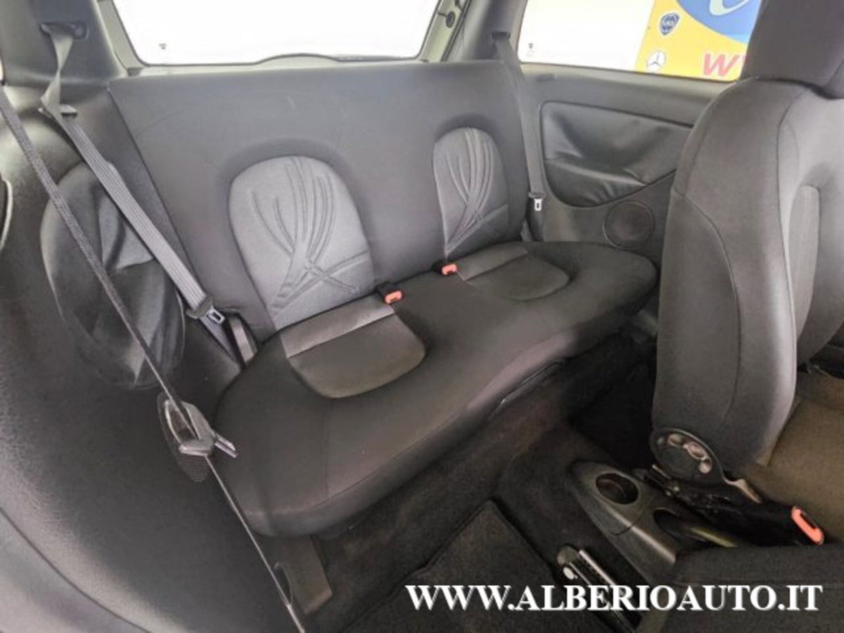 Lancia Ypsilon 1.3 MJT 75 CV Platinum (8)
